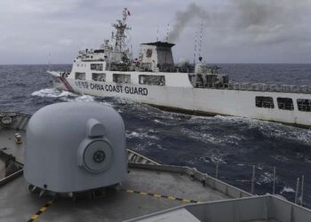 KAPAL Coast Guard China-5302 pernah terlibat dalam insiden dengan kapal KRI Usman Harun-359 di wilayah ZEEI, tahun lalu. -ANTARA