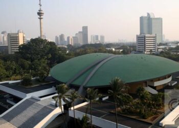 SEORANG anggota DPR didakwa terlibat kes pencabulan remaja bawah umur. - AGENSI