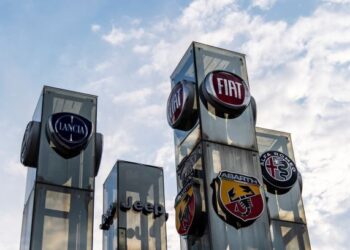 Stellantis akan mempunyai 11 ahli pengarah dengan empat wakil masing-masing daripada Fiat Chrysler dan Peugeot. – GAMBAR HIASAN