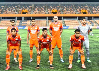 PENGURUSAN Felda United FC perlu mempertaruhkan 100 peratus pemain tempatan jika mahu menjimatkan kos.