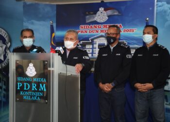 ABD. JALIL Hassan ketika sidang akhbar di IPK Melaka, Bukit Beruang, Melaka. - UTUSAN/DIYANATUL ATIQAH ZAKARYA