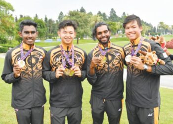 Malaysia memenangi pingat emas Sukan SEA dalam acara golf berpasukan lelaki menewaskan Thailand pada aksi akhir di Vietnam, semalam.