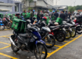 Ketiadaan kerja mengikut kelulusan yang ada menyebabkan sebahagian graduan terpaksa memilih menjadi penghantar makanan.