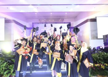SEJUMLAH 70,156 calon berjaya memperoleh tawaran melanjutkan pengajian ke Universiti Awam (UA) peringkat Sarjana Muda lepasan Sijil Tinggi Persekolahan Malaysia (STPM) atau setaraf. - GAMBAR HIASAN