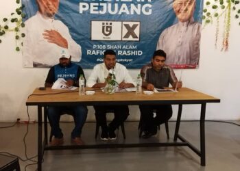 RAFIQUE Rashid (dua dari kiri) ketika melancarkan agendanya di Bukit Jelutong, Shah Alam, Selangor.-UTUSAN/ MOHAMAD NAUFAL MOHAMAD IDRIS