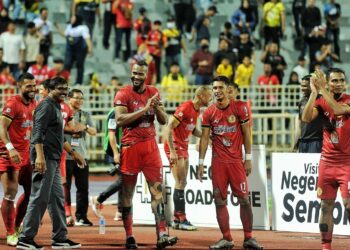 Negeri Sembilan FC mengekalkan Mark Herold Goulon (tiga dari kiri) sebagai tonggak import pasukan itu bagi membawa cabaran dalam saingan Liga Malaysia 2023.-UTUSAN/MOHD. SHAHJEHAN MAAMIN.