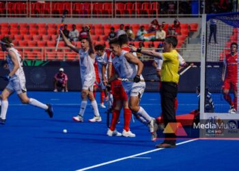 HIHA (tengah) meraikan jaringannya ketika mmenewaskan Chile 3-1 pada aksi Kumpulan C Piala Dunia Hoki 2023 di Stadium Hoki Birsa Munda sebentar tadi. - FARIZ RUSADIO