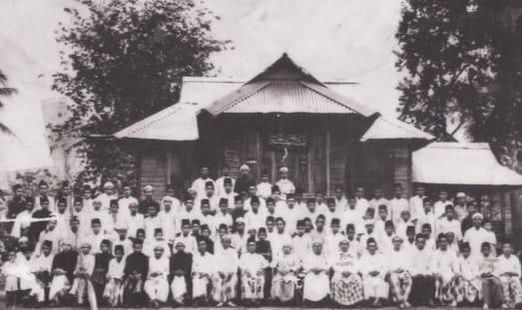 Lahir atas kudrat dan semangat masyarakat Lahir atas kudrat dan semangat masyarakat