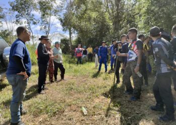 OPERASI mencari mangsa hilang yang hilang di kawasan Pasir Dusun,Jeli, Kelantan. - IHSAN POLIS