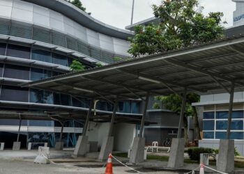 Kes  cubaan bunuh diri yang diterima dan dirawat di hospital kerajaan dipercayai melibatkan isu-isu seperti tekanan, kebimbangan, kemurungan dan keletihan me­lampau. - GAMBAR HIASAN