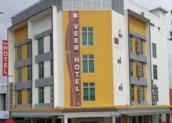 KEADAAN sebuah hotel bajet yang lesu tanpa kehadiran pengunjung untuk menginap di Kuantan, Pahang. - UTUSAN/DIANA SURYA WAHAB