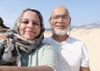 Humaira dan Farooq Shaikh sepatutnya mahu ke Sepanyol tetapi tersilap kapal terbang ke Greece. - DAILY MIRROR