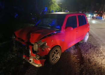 KERETA Perodua Kelisa yang mengalami kerosakan di bahagian hadapan selepas kemalangan dengan sebuah motosikal di Jalan Ulu Melaka, Kampung Bukit Kemboja, Langkawi.