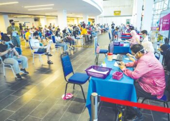 Varian delta Covid-19 serta vaksinasi yang belum lengkap dalam kalangan remaja dan kanak-kanak menjadi sebab utama istilah imuniti kelompok tidak boleh lagi digunakan. - GAMBAR HIASAN
