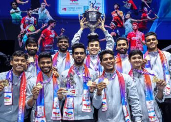PEMAIN India meraikan kejayaan bersejarah merangkul kejuaraan Piala Thomas buat kali pertama selepas menumpaskan juara 14 kali, Indonesia dalam perlawanan akhir di Bangkok kelmarin.