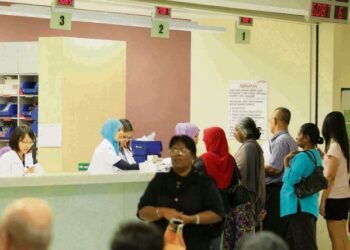 SEBANYAK 80 peratus rakyat negara ini mendapatkan rawatan di hospital kerajaan. – UTUSAN/ASWAD YAHYA