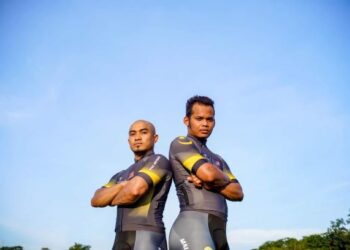 SHAH Firdaus Sahrom perlu mengalahkan Azizulhasni Awang (kiri) untuk meraih emas pertama ACC,.