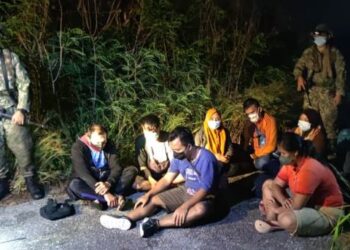 PATI yang berjaya ditahan ketika cuba masuk ke negara melalui jalan tidak sah pagi tadi di Kota Tinggi, Johor.