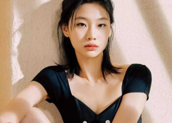 JUNG Ho-yeon menerima pelbagai tawaran menarik daripada jenama fesyen mewah selepas membintangi drama bersiri Squid Game. - AGENSI