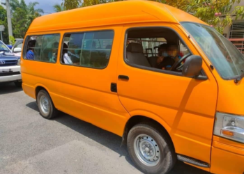 SEBUAH van persendirian yang dicat dengan warna oren disita JPJ Cawangan Jempol selepas dikesan menjalankan perkhidmatan membawa murid sekolah tanpa permit yang sah.