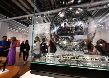 ARCA 'Moon Phases' yang dijual di Art Basel akan dihantar ke bulan dengan bantuan roket SpaceX. -AFP