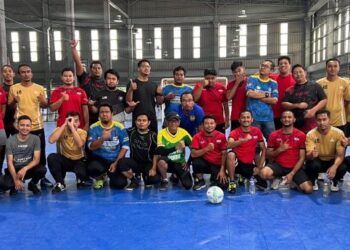 ANTARA petugas media dari Kedah, Pulau Pinang dan Perlis yang menyertai Kejohanan Futsal Media Utara 2022 di Amanjaya Sport Arena, Sungai Petani hari ini.