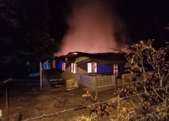 SEBUAH rumah kayu kekal di Kampung Baru Sungai Kepong, Gemencheh, dekat sini, musnah 80 peratus dalam kejadian kebakaran tengah malam tadi.