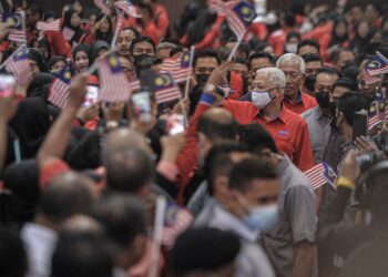 ISMAIL Sabri Yaakob ketika hadir Majlis Perhimpunan Perdana Sambutan 60 Tahun Kemas di MAEPS Serdang, hari ini. - MINGGUAN/FAIZ ALIF AHMAD ZUBIR