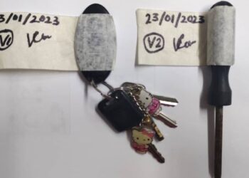 ANTARA barangan dirampas polis daripada dua suspek yang melakukan khianat terhadap sebuah kereta di Ampang, Selangor.