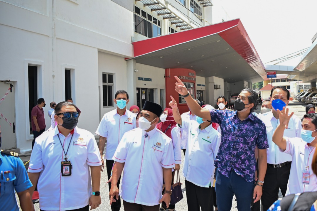 Khairy Kp Kesihatan Terima Dua Saman Libatkan Isu Vaksin Utusan Malaysia