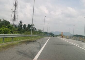 LOKASI murid tahun tiga yang dirempuh pacuan empat roda di Kilometer 83 Jalan Kota Bharu-Gua Musang, Kampung Peria, Kuala Krai, Kelantan semalam. - FOTO/IHSAN PDRM