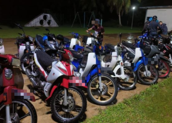SEBAHAGIAN motosikal yang ditahan menerusi Op Samseng yang dijalankan di seluruh Kelantan baru-baru ini. - FOTO/IHSAN PDRM