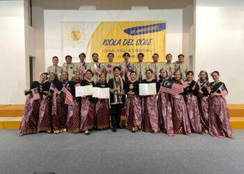 Pasukan koir UiTM mencatat sejarah di pentas antarabangsa apabila menang dalam pertandingan di Itali.