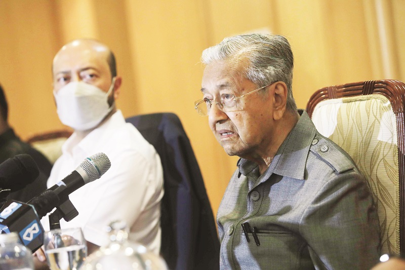 Dr.  Mahathir a agi dur