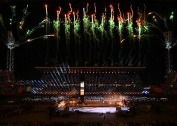 UPACARA penutup Sukan Komanwel 2022 berlangsung penuh meriah di Stadium Alexander, Birmingham awal pagi tadi. - AFP