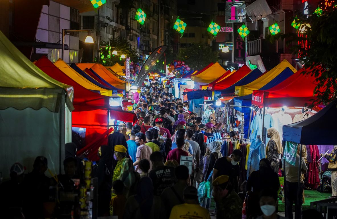 Bazar aidilfitri jalan tar