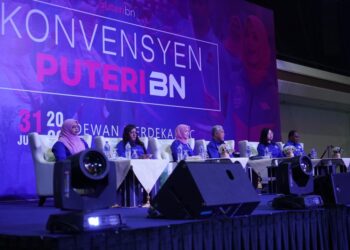 KONVENSYEN Puteri BN yang diadakan di WTC Kuala Lumpur, hari ini - FB Ahmad Zahid