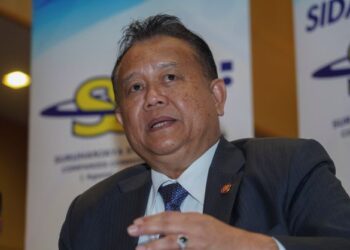ALEXANDER Nanta Linggi pada Majlis Perhimpunan Bulanan KPDNHEP Julai 2022, di Menara SSM, di sini hari ini.-UTUSAN/SHIDDIEQIIN ZON