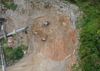 SEBUAH syarikat pemaju diarah menghentikan semua aktiviti dan subaktiviti di tapak kuari mereka di Persiaran Kelicap, Bayan Lepas, Pulau Pinang hari ini selepas didapati melanggar arahan dikeluarkan JAS.