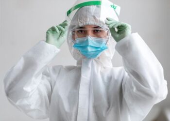 Pemakaian PPE dalam jangka masa panjang boleh mengakibatkan kegatalan dan ketidakselesaan.