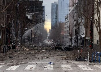 KIRA-KIRA 40 bangunan musnah dalam insiden letupan di Nashville, Amerika Syarikat pada Jumaat lalu. - AFP