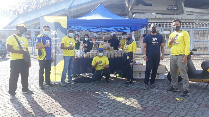Pasukan Tapaw agih 500 bubur lambuk Pasukan Tapaw agih 500 bubur lambuk
