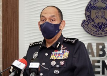 Mior Faridalathrash Wahid


MIOR Faridalathrash Wahid dalam sidang akhbar di IPK Perak di Ipoh, Perak,  hari ini. - UTUSAN/ZULFACHRI ZULKIFLI