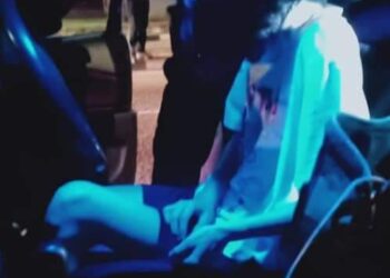 PEMANDU wanita yang ditahan selepas memandu secara lawan arus sehingga mengakibatkan kemalangan di Kilometer 16, Jalan Johor Bahru - Ayer Hitam, Johor.