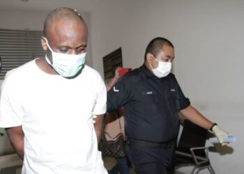 ALOWONLE Oluwajuwon Gilbert didapati bersalah oleh Mahkamah Tinggi Shah Alam, hari ini atas pertuduhan membunuh Siti Kharina di sebuah unit Kondominium Third Avenue, Cyberjaya.