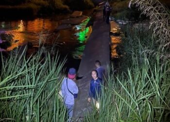 LOKASI seorang kanak-kanak ditemukan lemas manakala seorang lagi masih hilang di Sungai Masai, Pasir Gudang lewat malam semalam.
