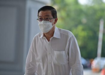 LIM Guan Eng hadir di Mahkamah Sesyen Kuala Lumpur bagi perbicaraan kes rasuah berkaitan terowong dasar laut Pulau Pinang. - UTUSAN/FAIZ ALIF AHMAD ZUBIR