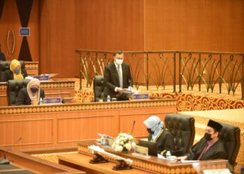 AZLAN MAN ketika sesi penggulungan Bajet Perlis 2020 dalam sidang DUN Perlis di Kompleks DUN Kangar, Perlis, hari ini.