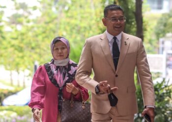 LOKMAN Noor Adam kekal menjalani hukuman penjara sebulan selepas didapati bersalah menghina mahkamah kerana mengugut saksi perbicaraan kes 1Malaysia Development Berhad (1MDB) membabitkan Datuk Seri Najib Razak.