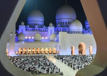 MASJID Sheikh Zayed di Abu Dhabi, Emiriah Arab Bersatu (UAE) yang dirakamkan semasa bulan Ramadan. - AFP